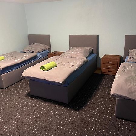 Chambre Avec 3 Lits เทรียร์ ภายนอก รูปภาพ