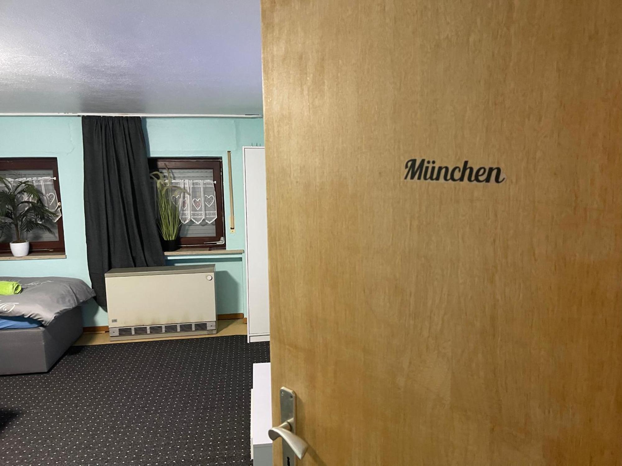 Chambre Avec 3 Lits เทรียร์ ภายนอก รูปภาพ
